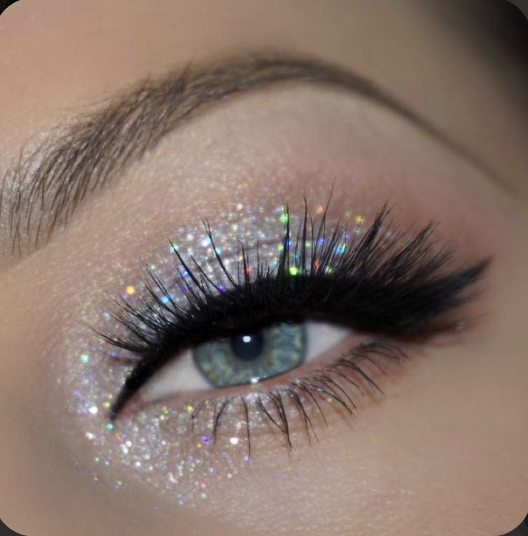 ideas de Makeup con Glitter para destacar en las fiestas decembrinas – graftobian-mexico glitter dorado ideas de Makeup con Glitter para destacar en las fiestas decembrinas – graftobian-mexico